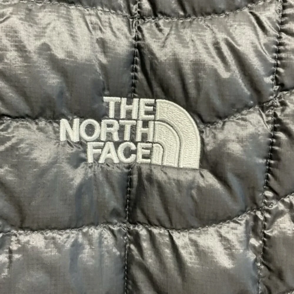 NWOT The North Face ThermoBall Eco Black Outdoor Puffer Vest Men XL Vietnam
